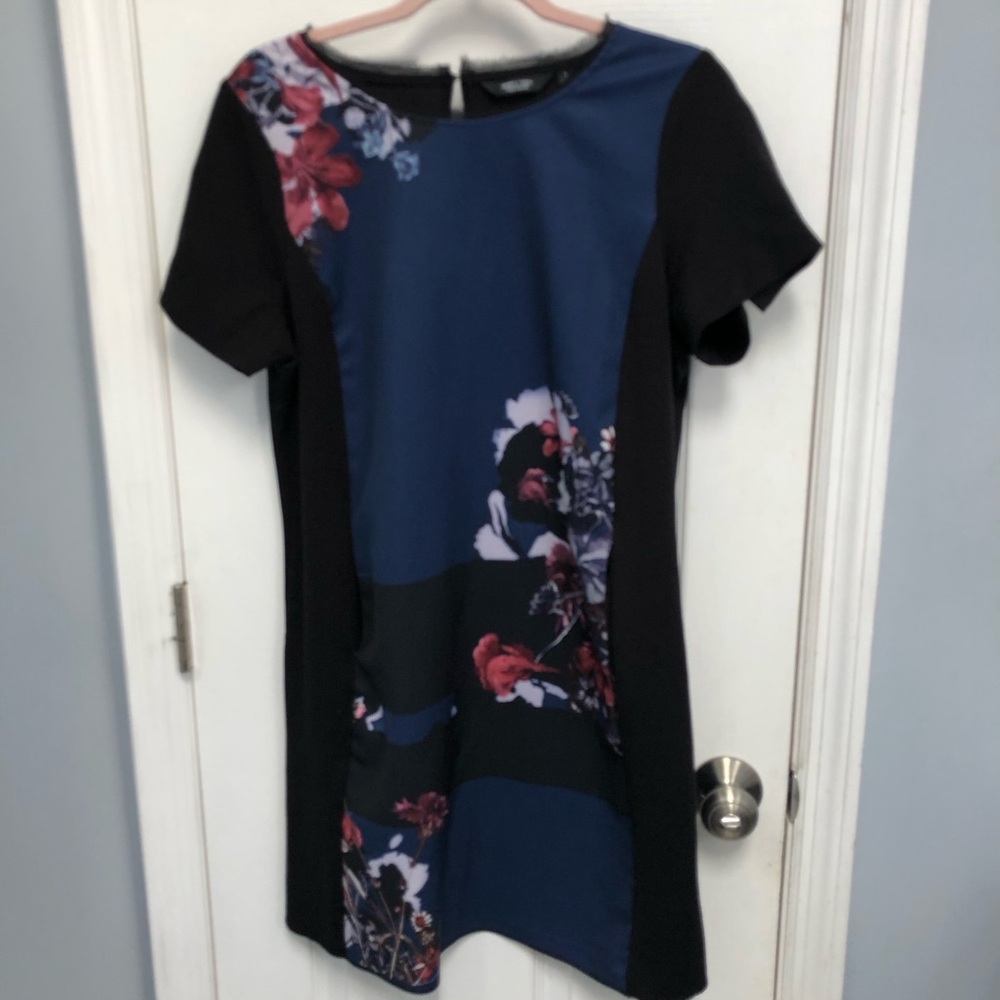 Simply Vera Wang Shift Dress Large Colorblock Black Navy Floral Knee Length